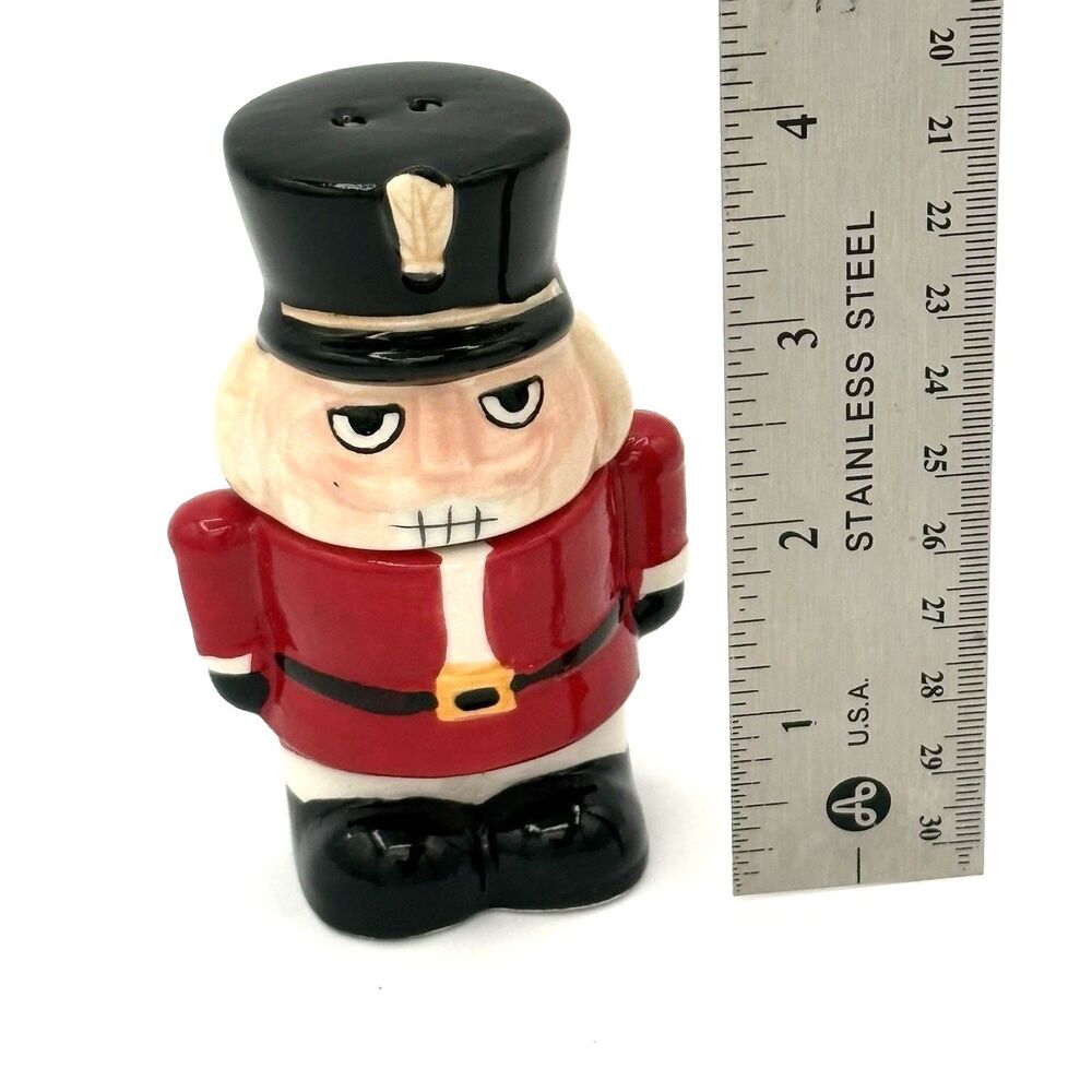 Ceramic Christmas Soldier Salt & Pepper Shaker Set 4" - Picture 8 of 8